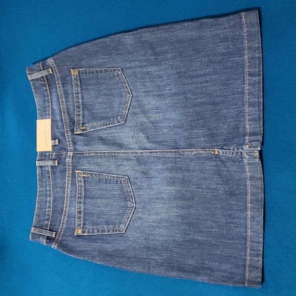 L. L. Bean Favorite Fit Denim Skirt 6 Petite - Picture 5 of 8
